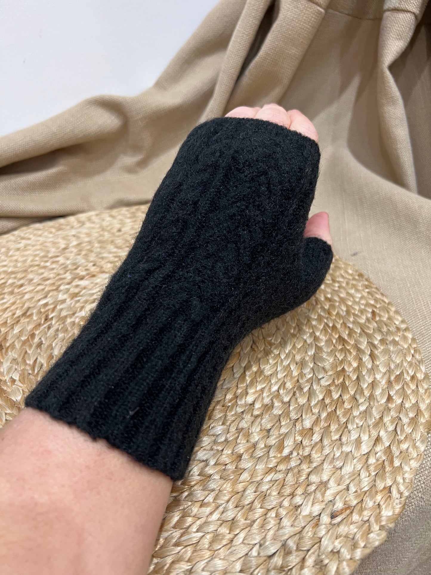 Cashmere Blend Fingerless Gloves - Black
