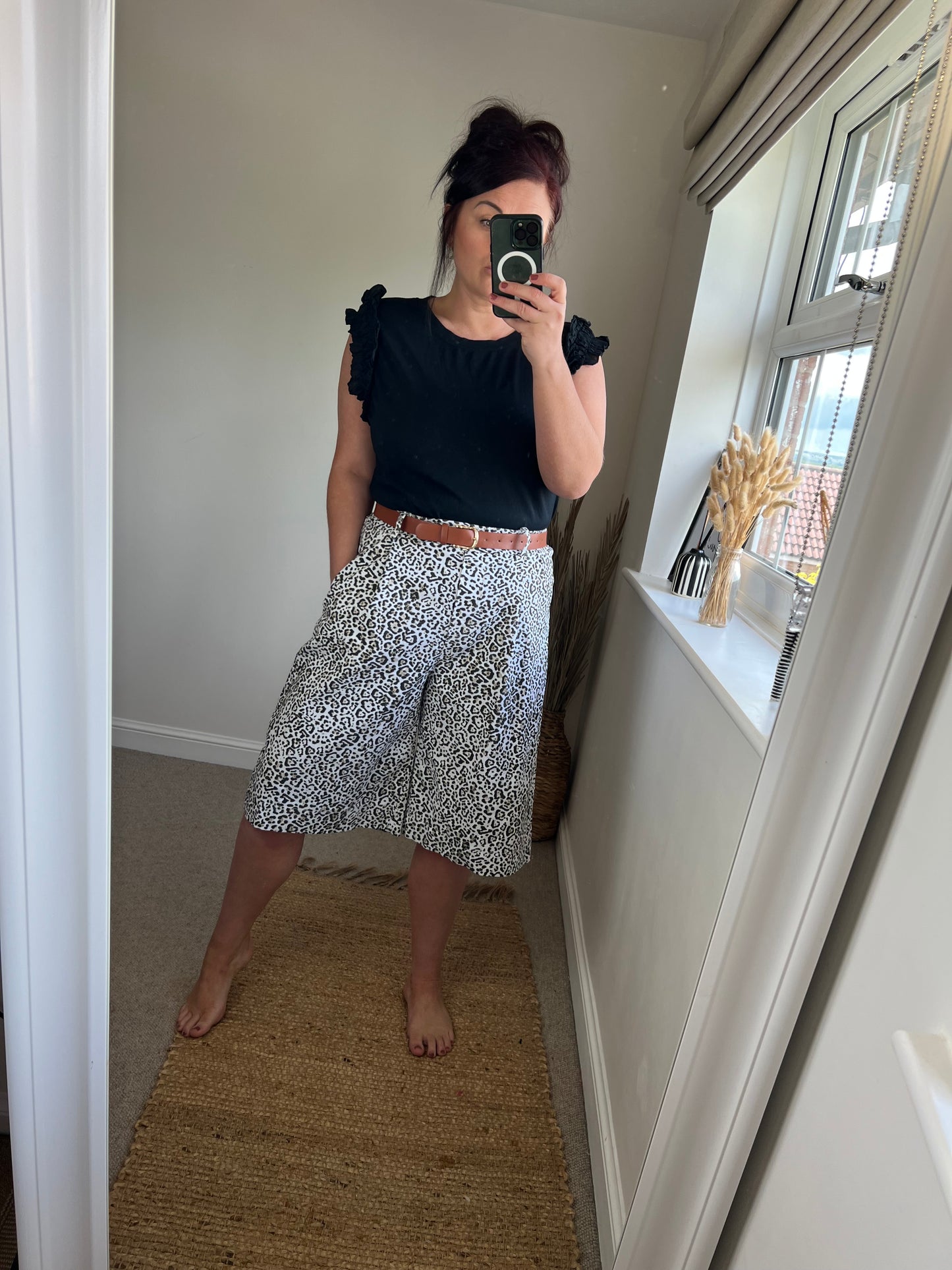 Magic Bermuda Shorts - White Leopard