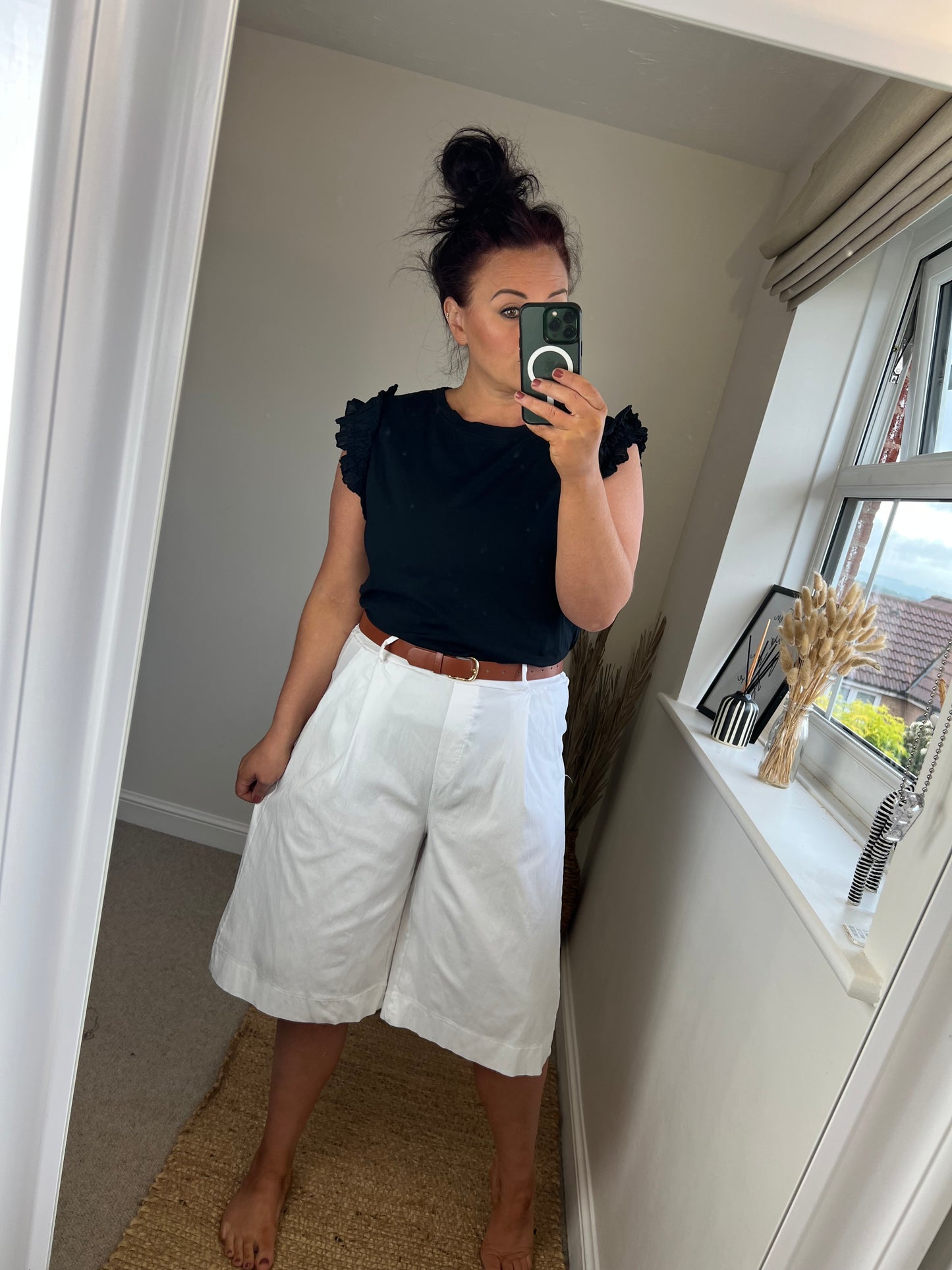 Magic Bermuda Shorts - White