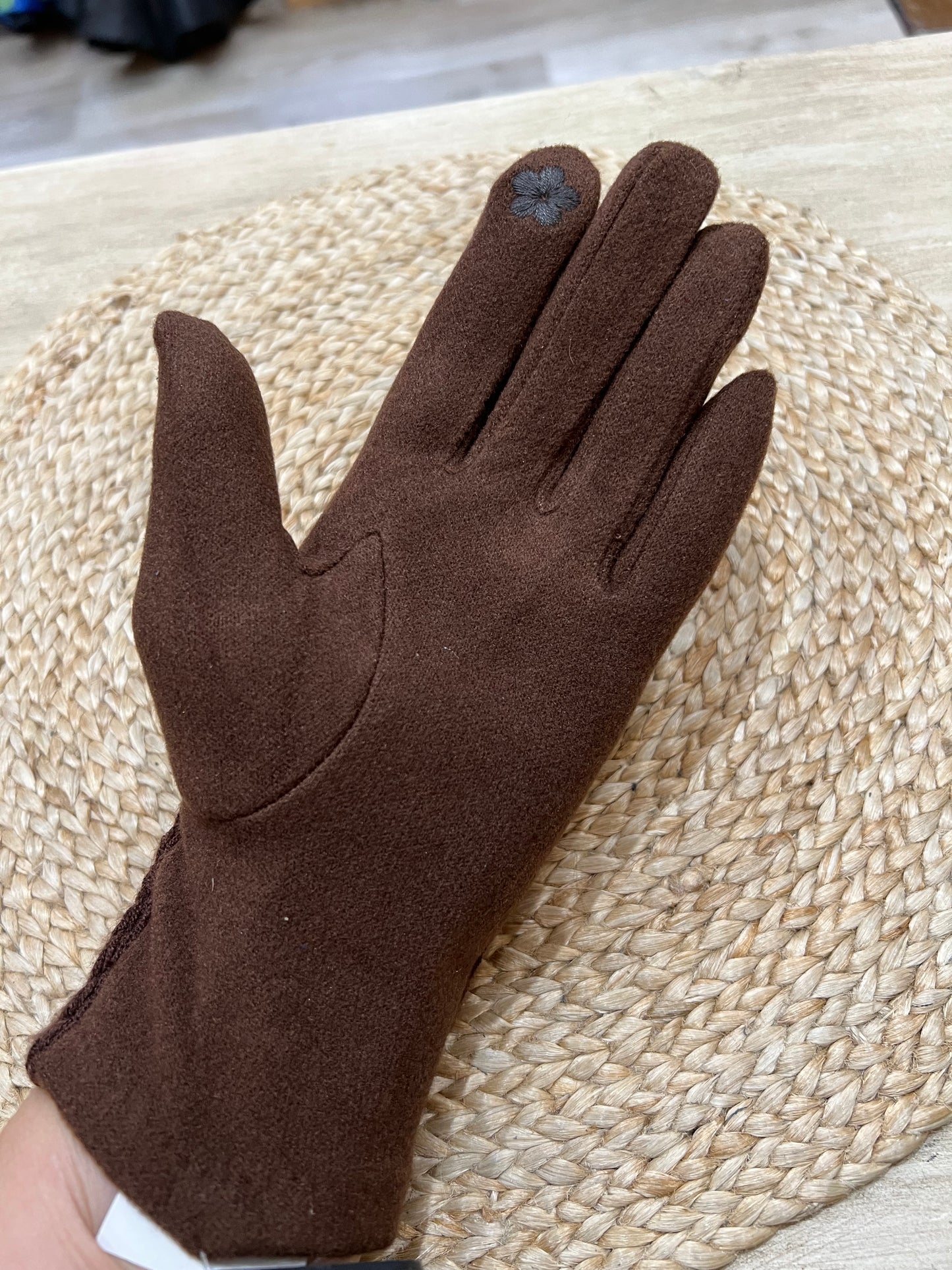 Cable Gloves with Touch Screen Finger - Chocolate