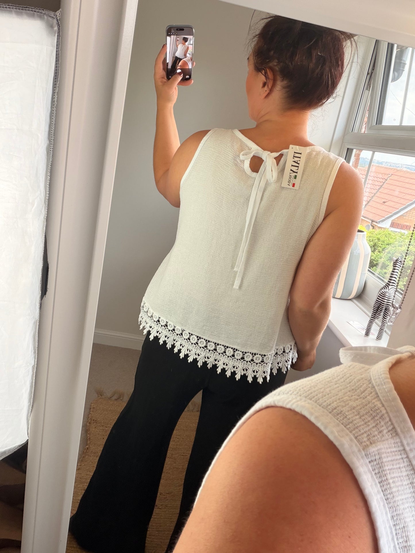 Crochet Trim Vest - White
