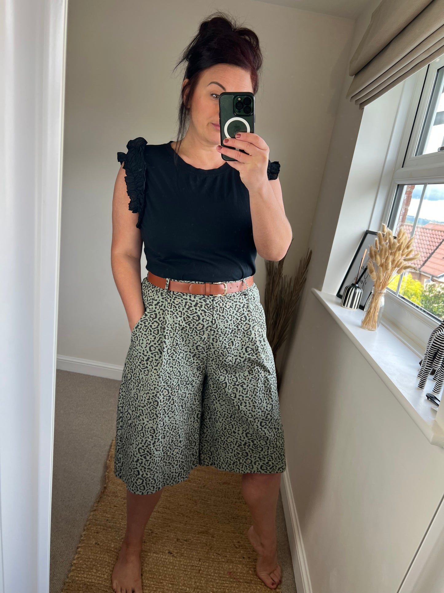 Magic Bermuda Shorts - Khaki Leopard