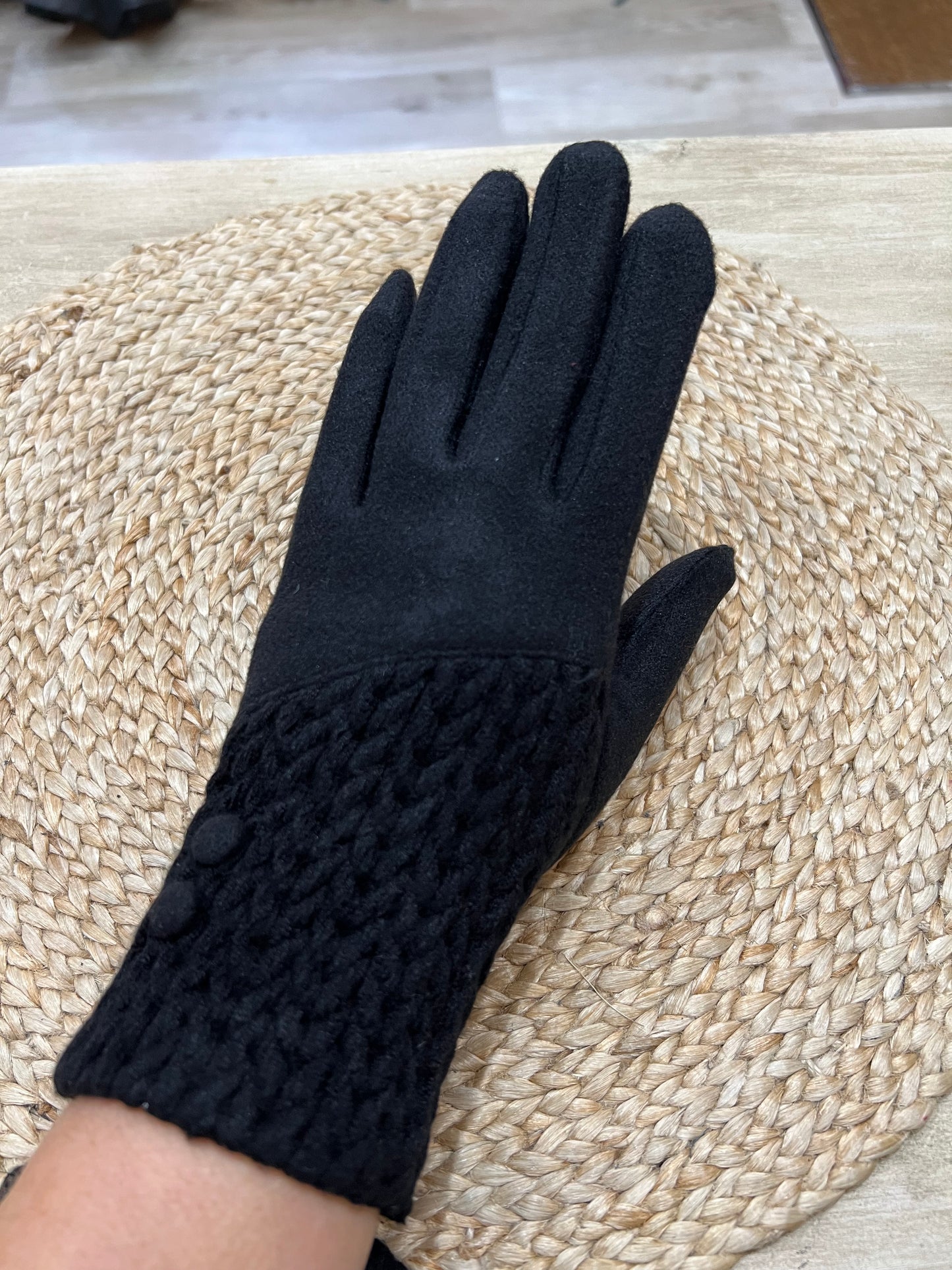 Cable Gloves with Touch Screen Finger - Black