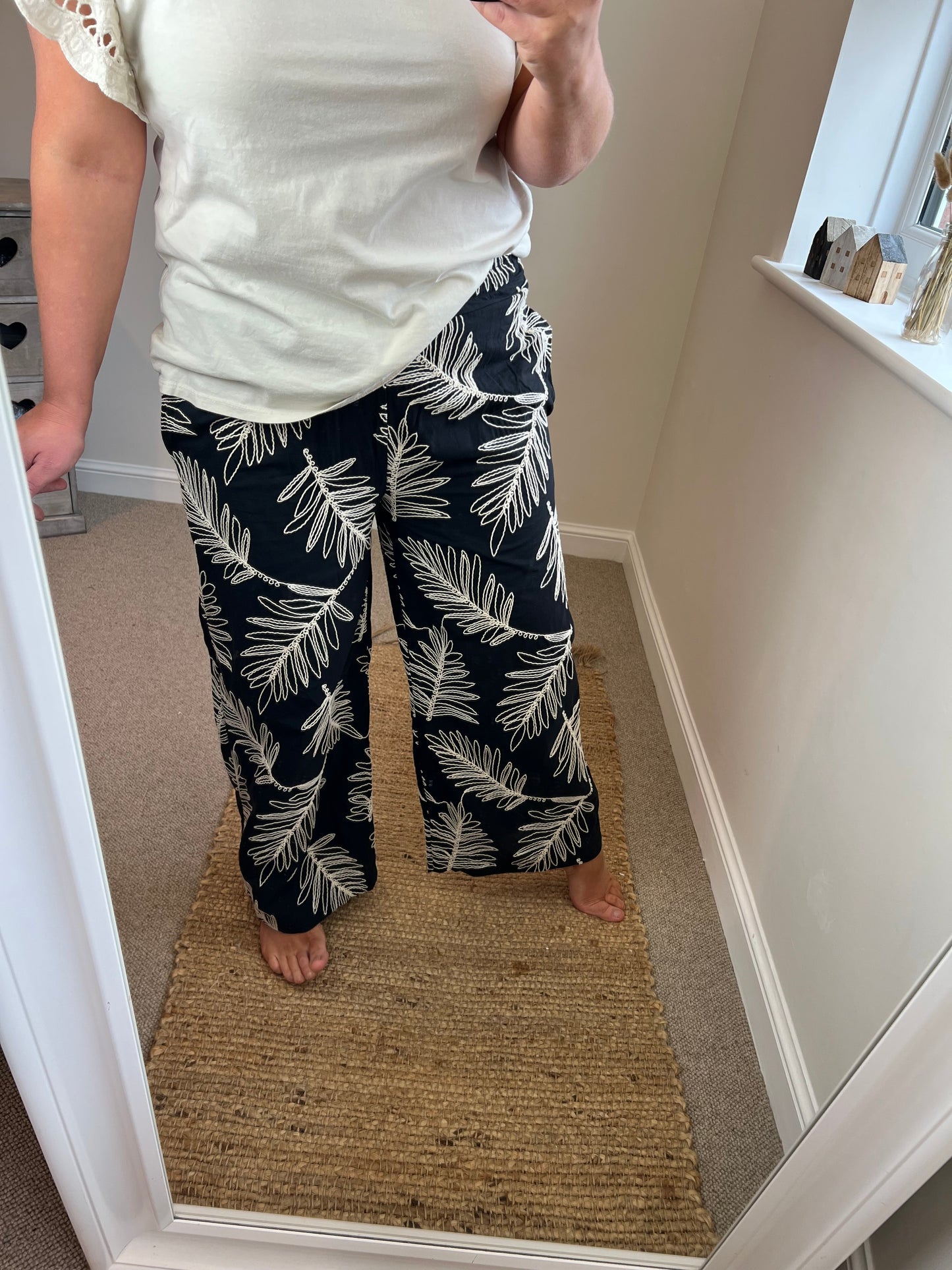 Embroidered Leaf Trousers - Black/Cream