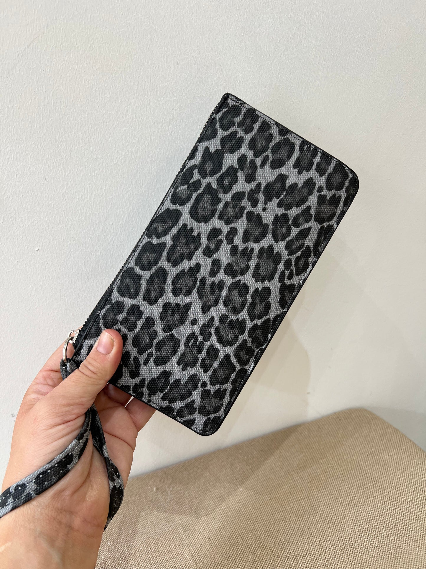 Long Wristlet Purse - Grey Leopard