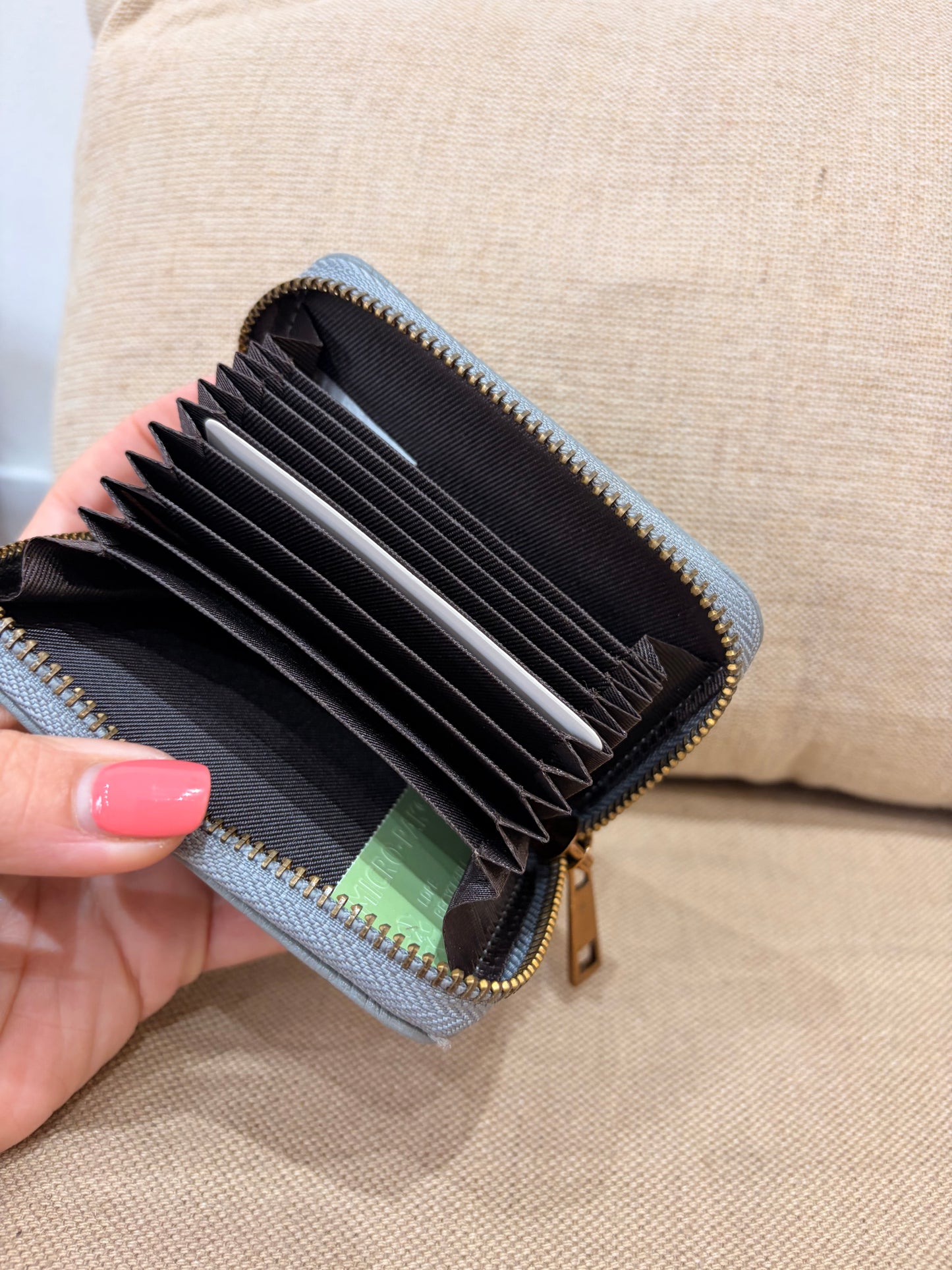 Bee Cardholder - Grey