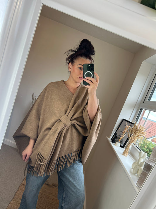 Knotted Cape - Beige