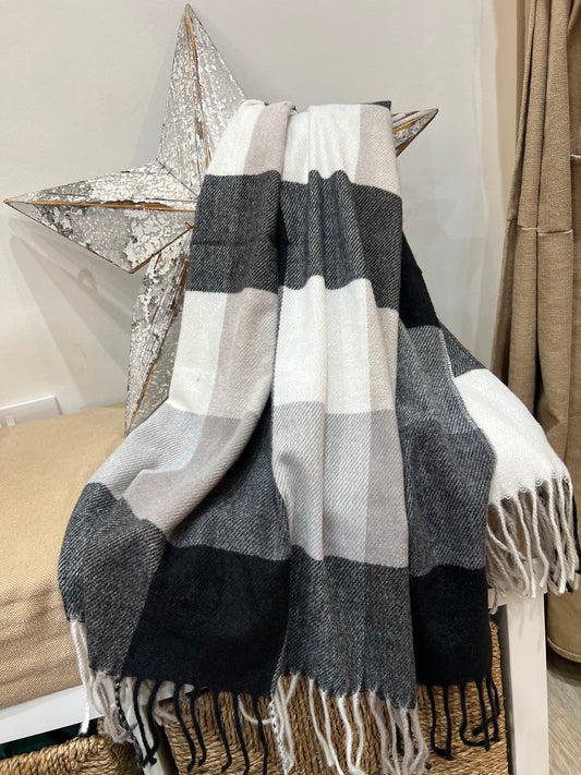 Medium Scarf - Check Black