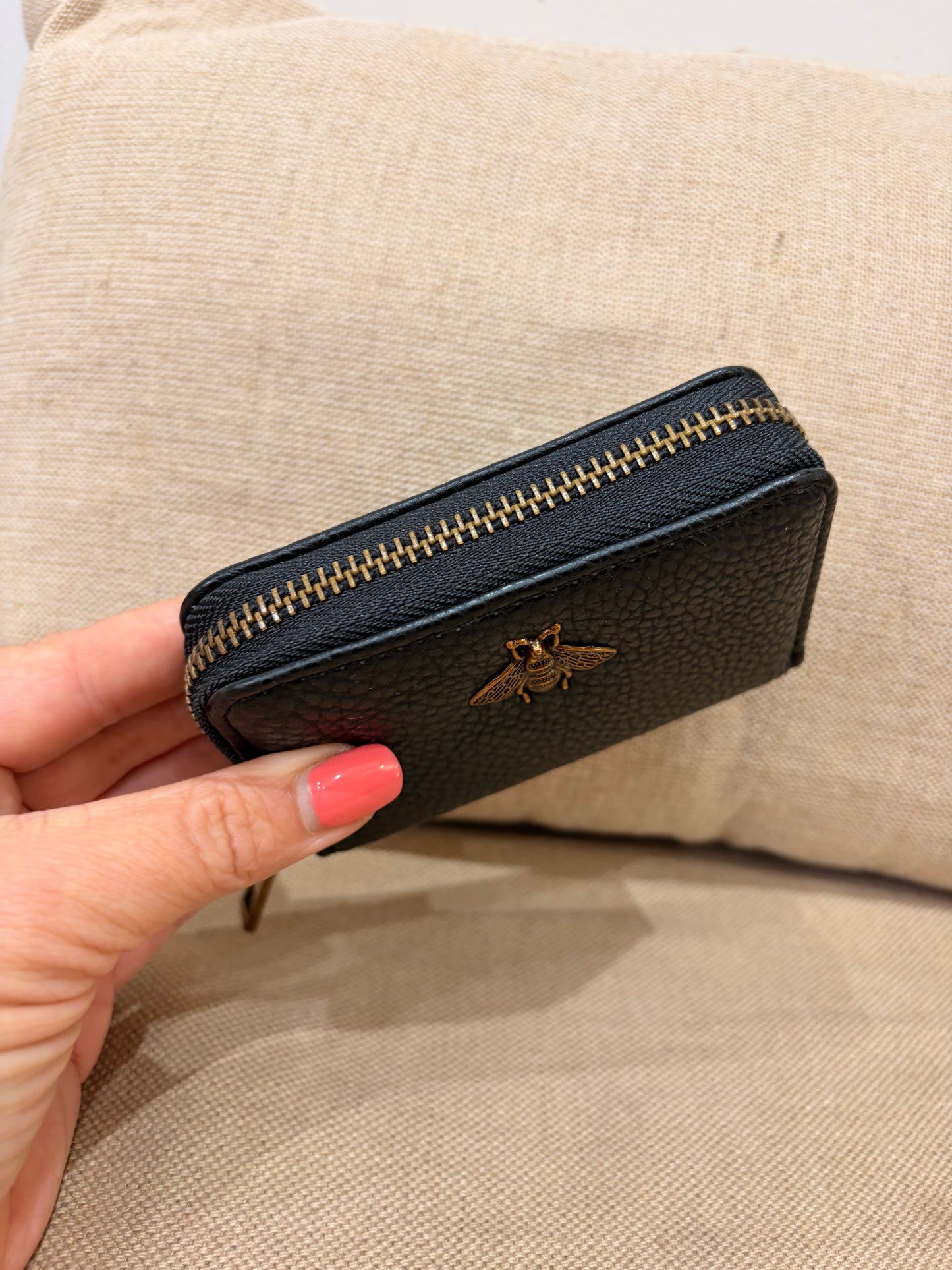Bee Cardholder - Black
