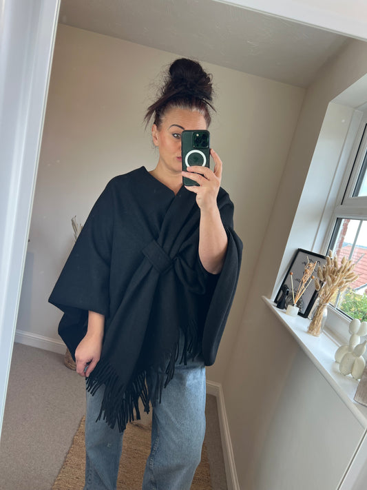 Knotted Cape - Black