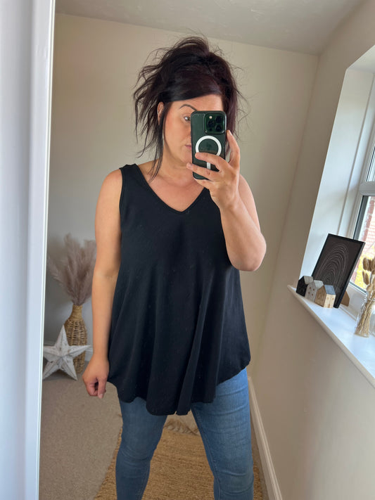 Swing Vest - Black