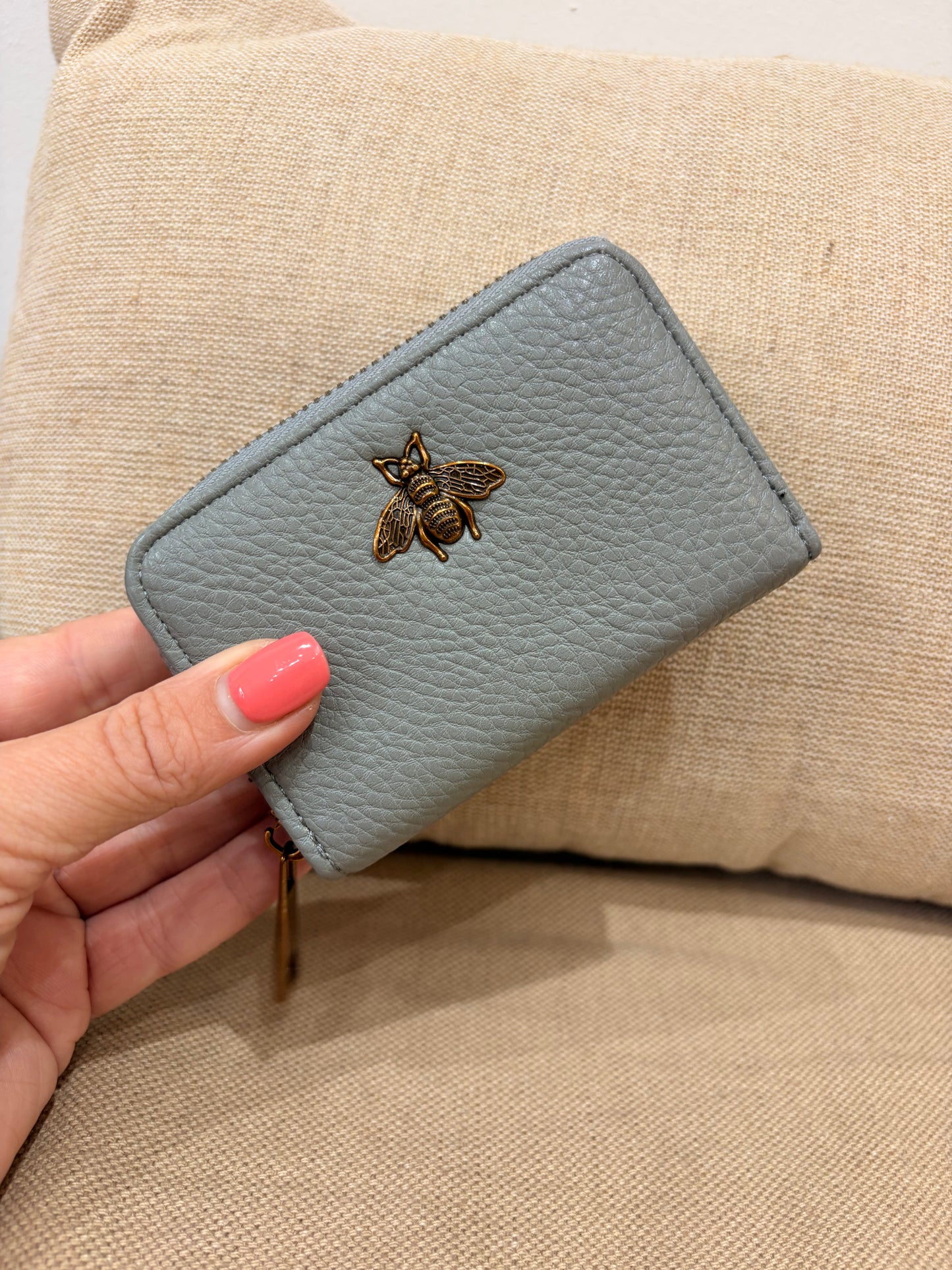 Bee Cardholder - Grey