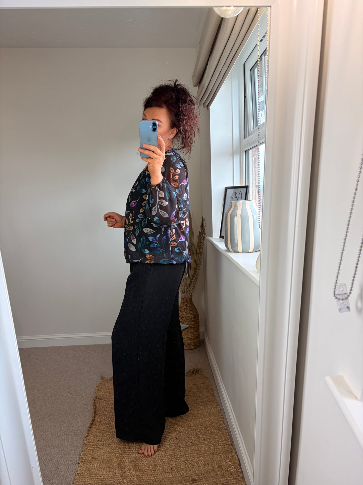 Bubble Hem Leaf Top - Black