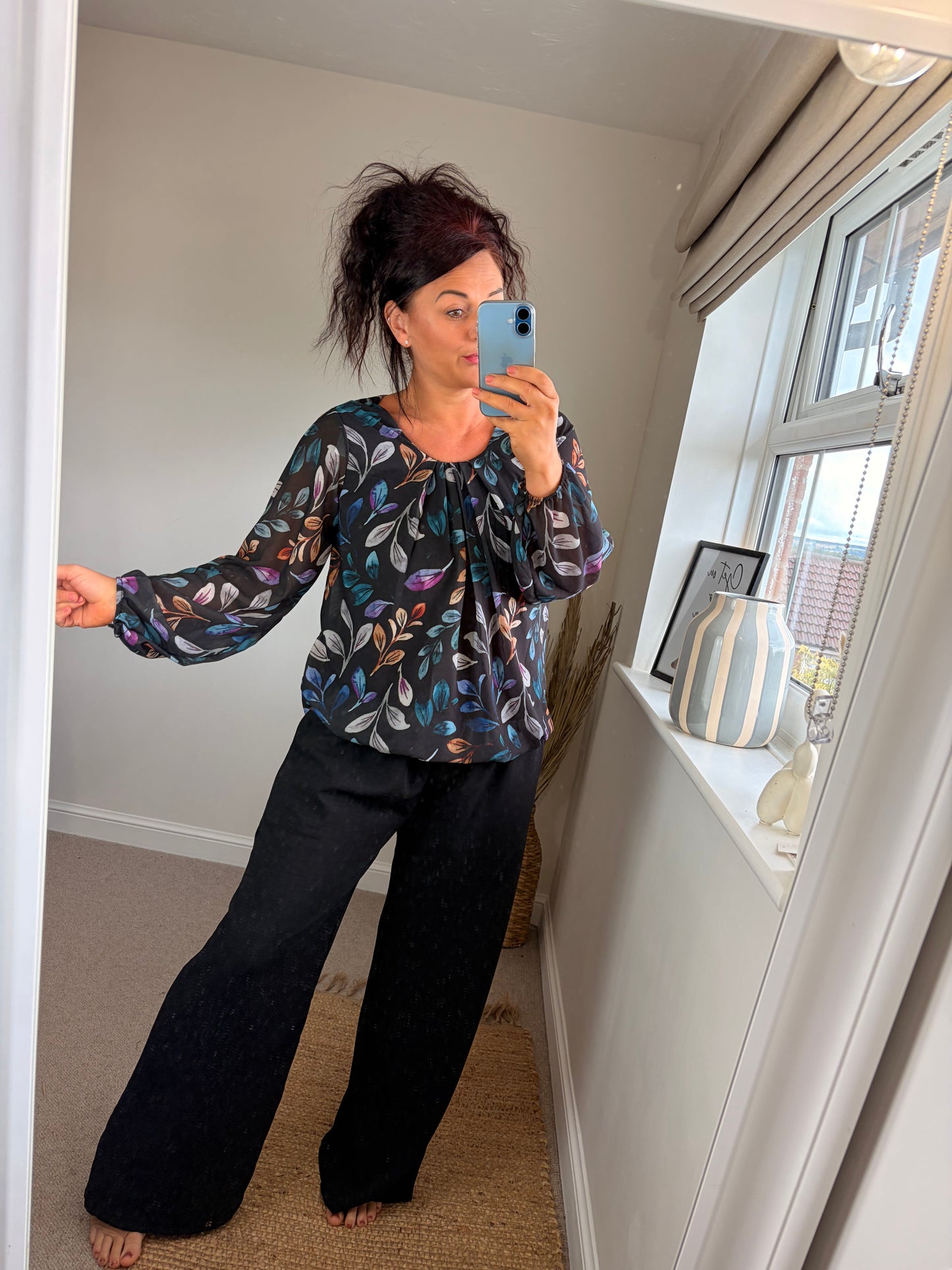 Bubble Hem Leaf Top - Black