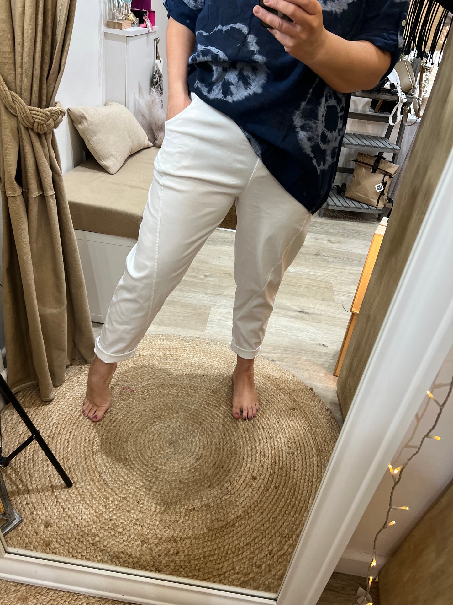 Slim Barrel Magic Trouser - White