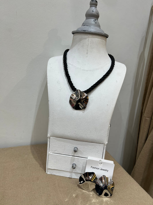 Disk Necklace & Earring Set - Silver