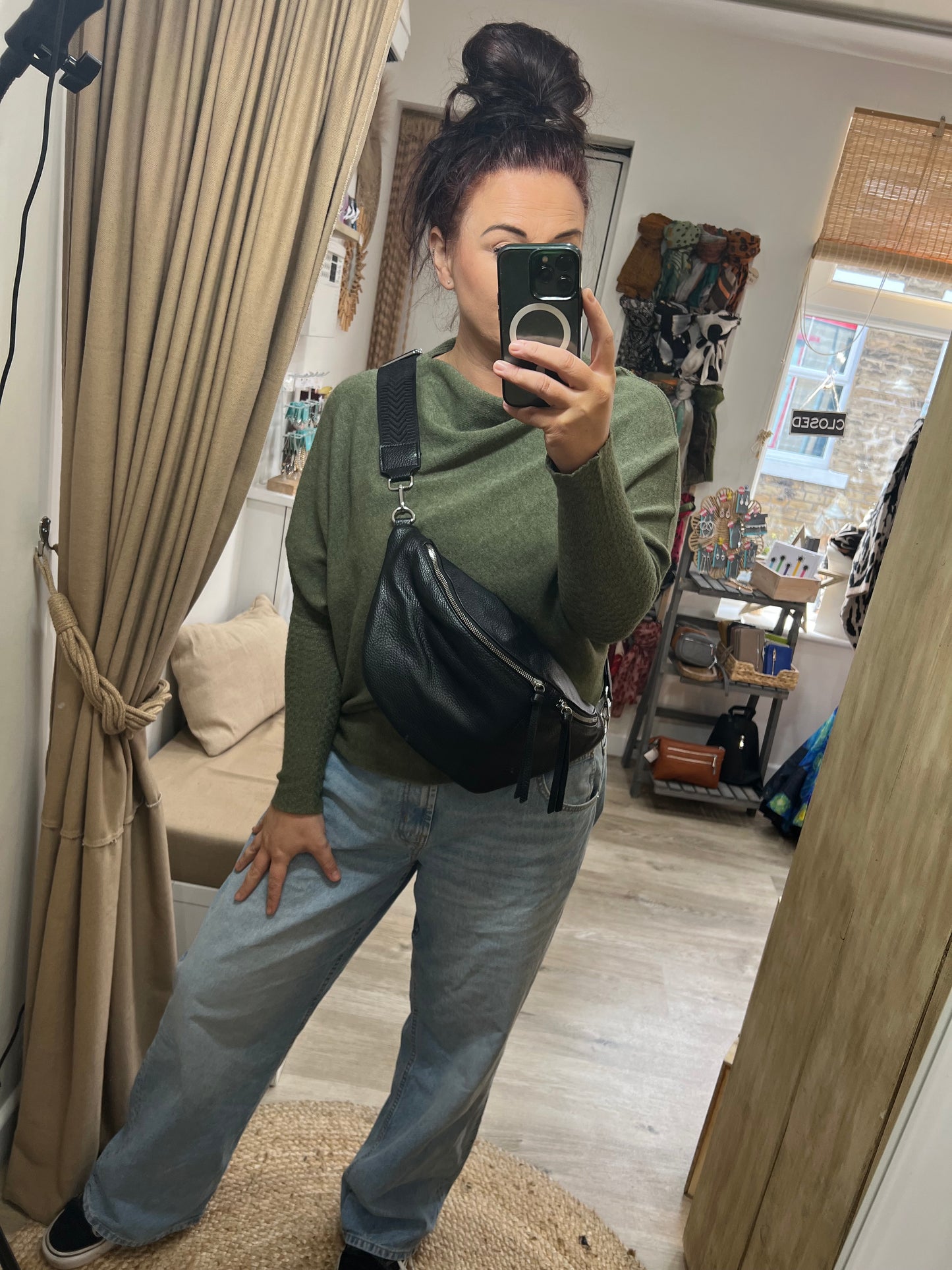 Medium Sling Bag - Black