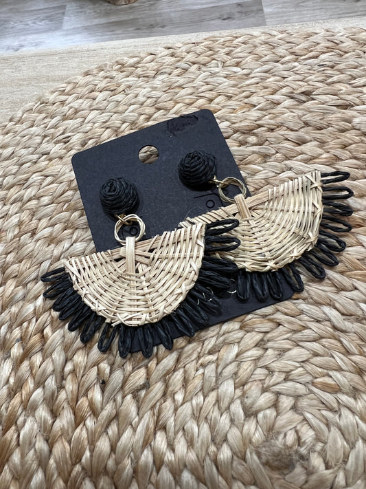 Fan Straw Earrings - Black