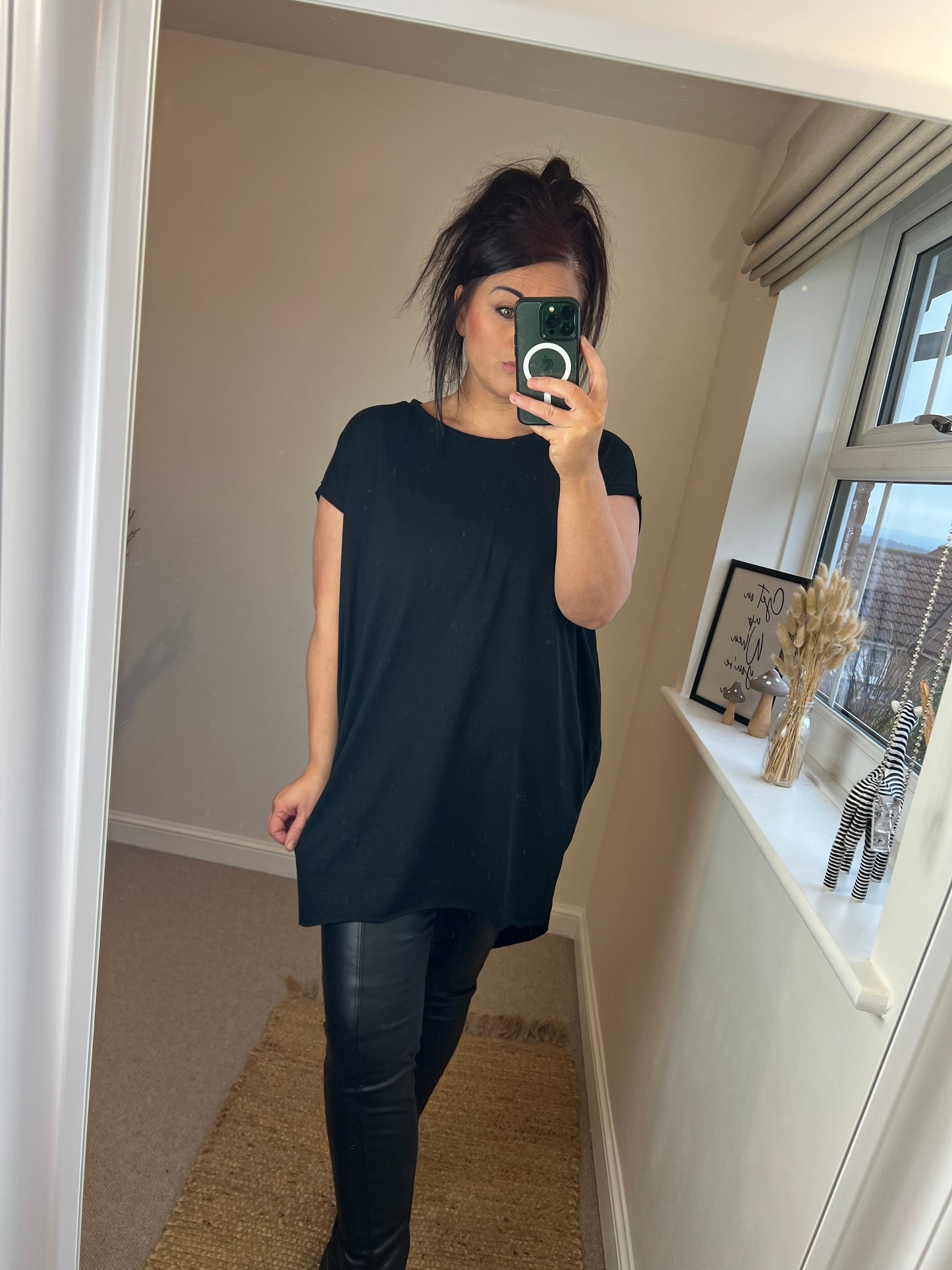 Longline T-shirt with Pockets - Black