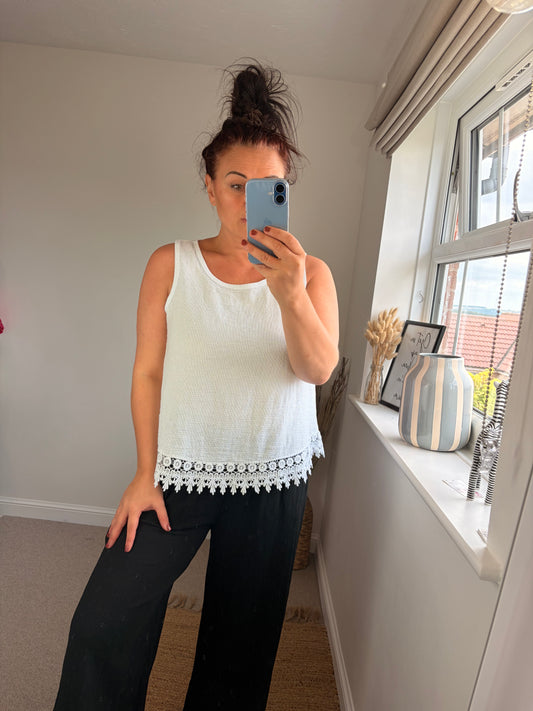 Crochet Trim Vest - White