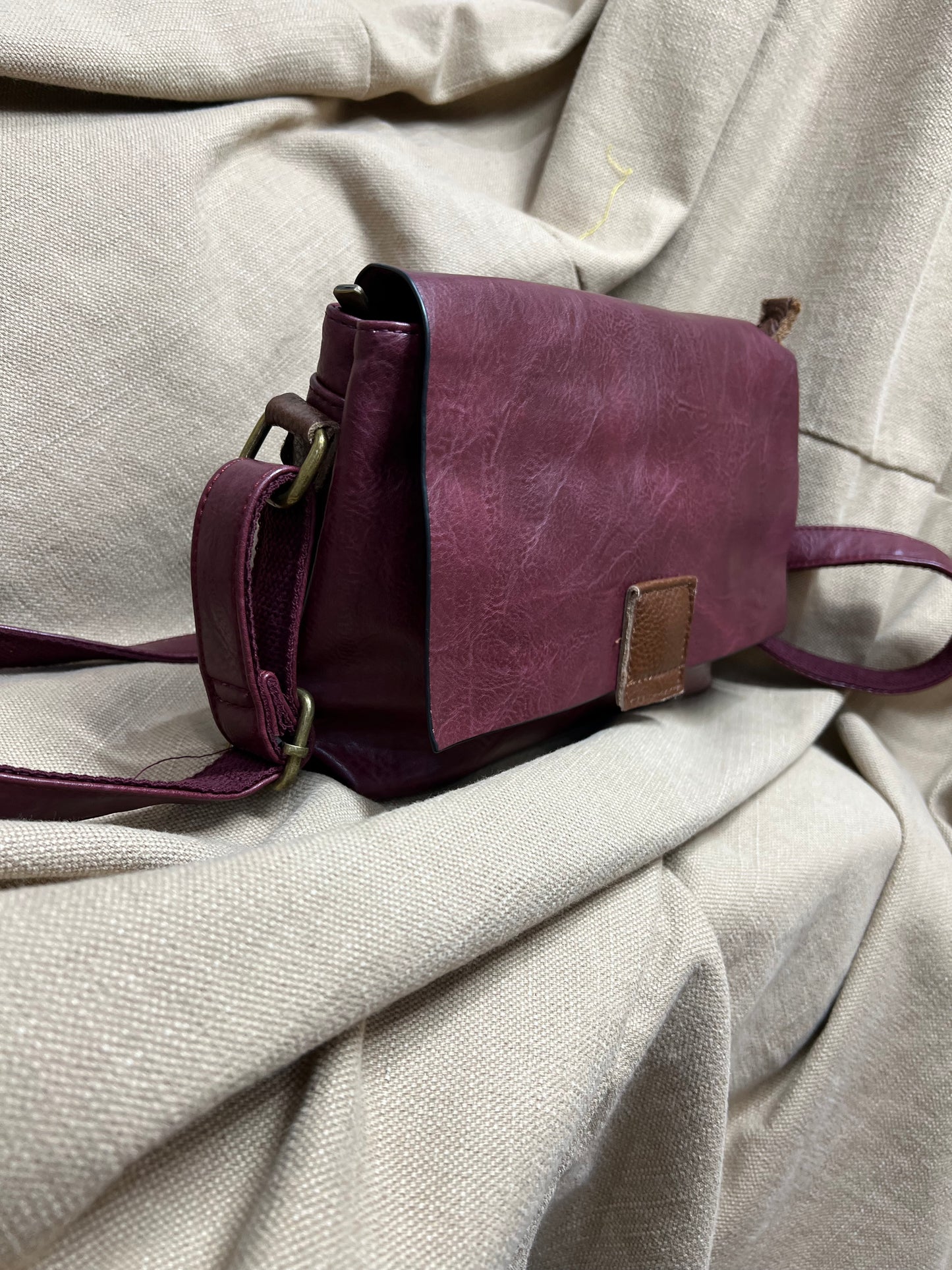Double Compartment Crossbody Bag - Wine