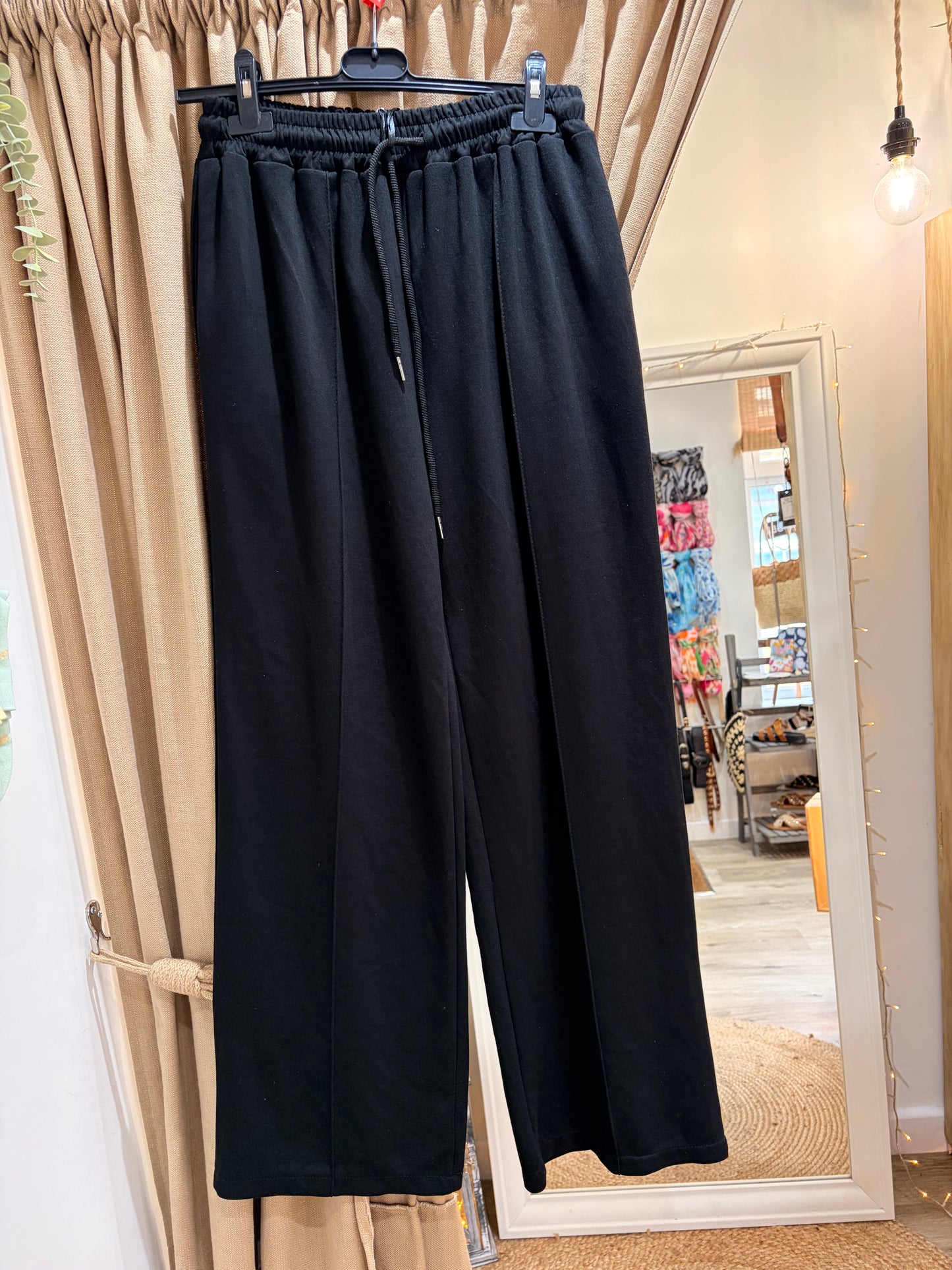 Straight Leg Jogging Trousers - Black