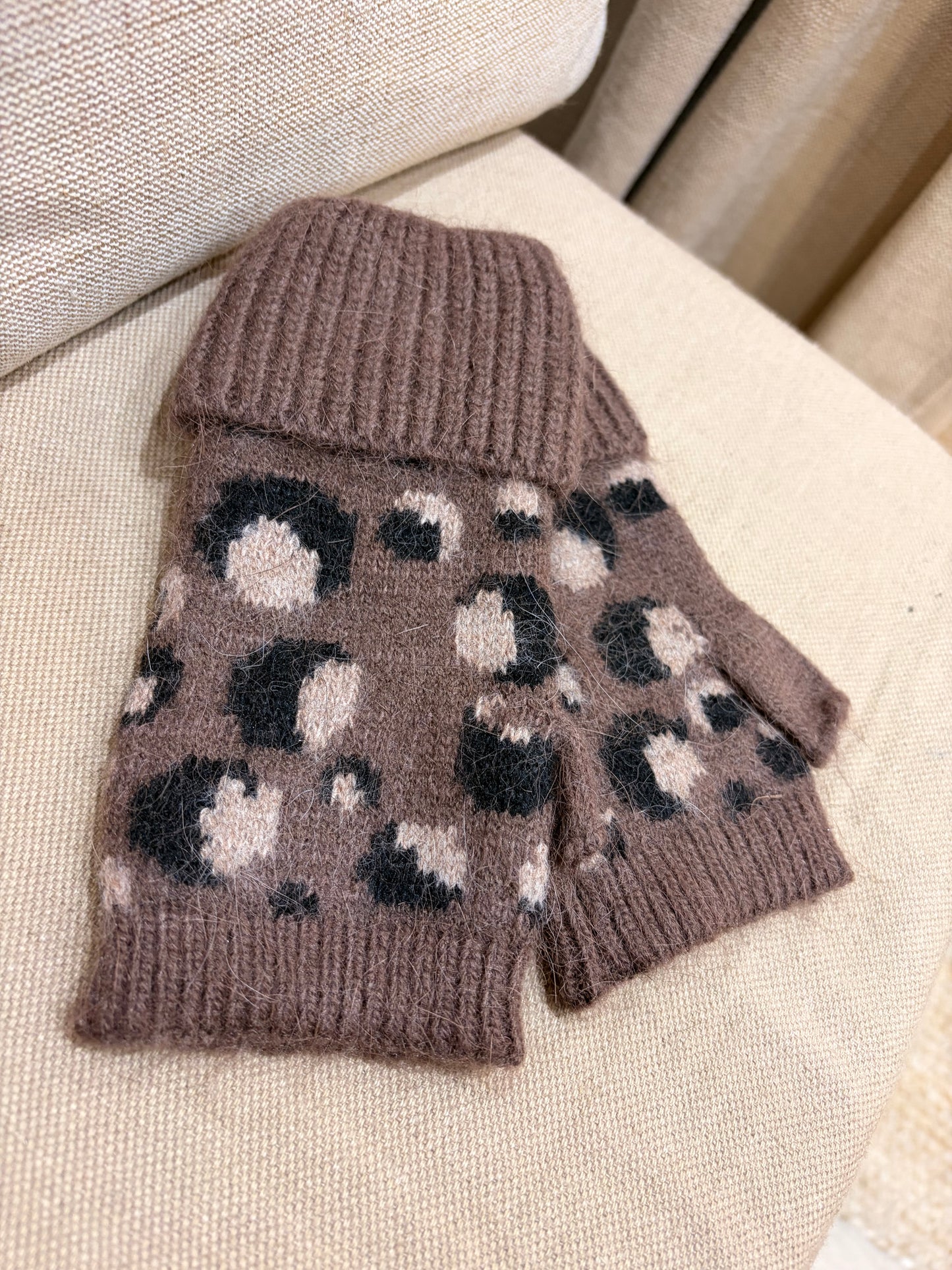 Leopard Fingerless Gloves - Brown