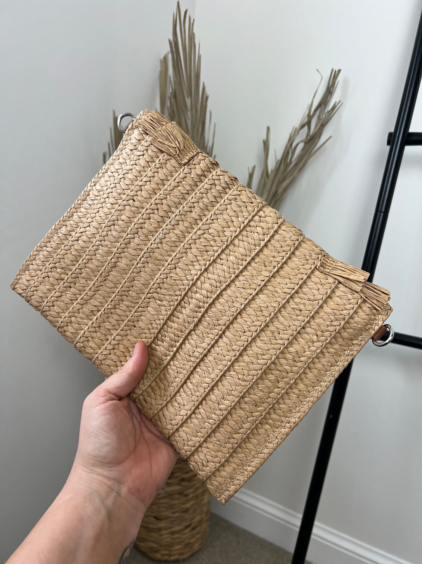 Straw Bag (Clutch/Crossbody) - Beige