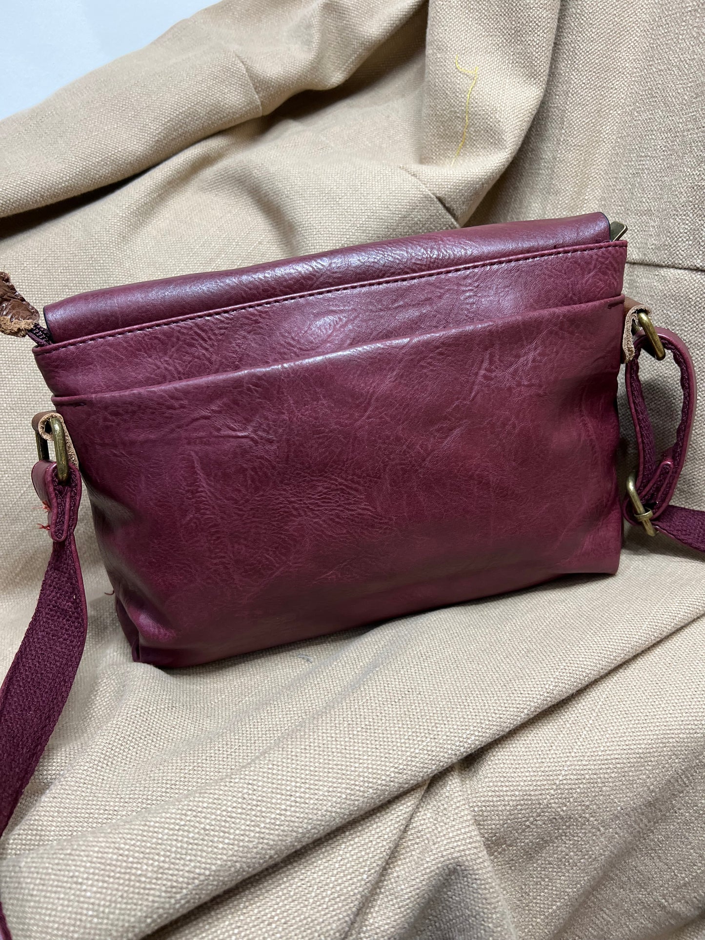 Double Compartment Crossbody Bag - Wine