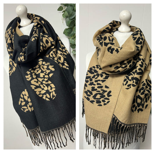 Reversible Leopard Heart Scarf - Black/Camel