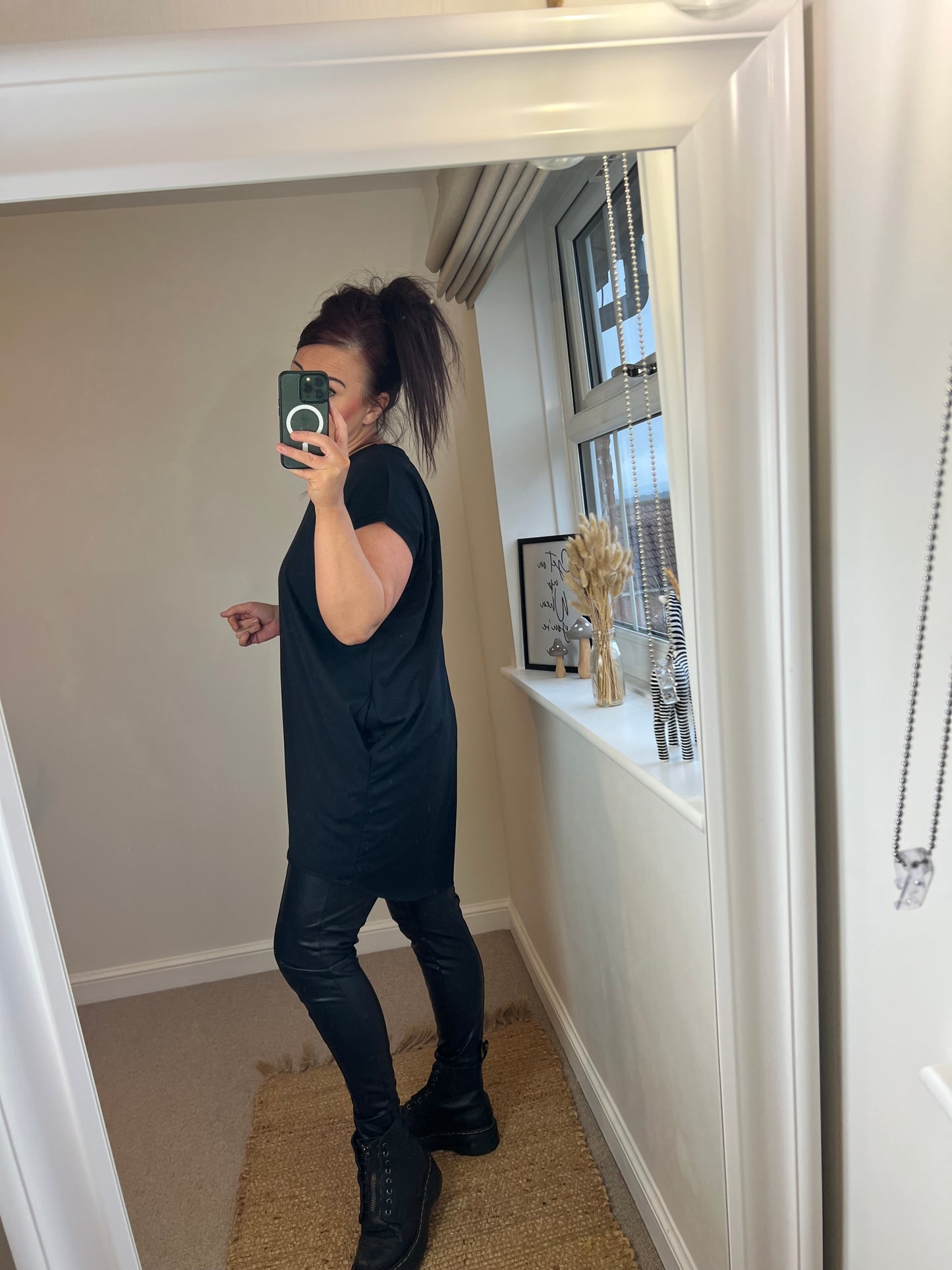 Longline T-shirt with Pockets - Black