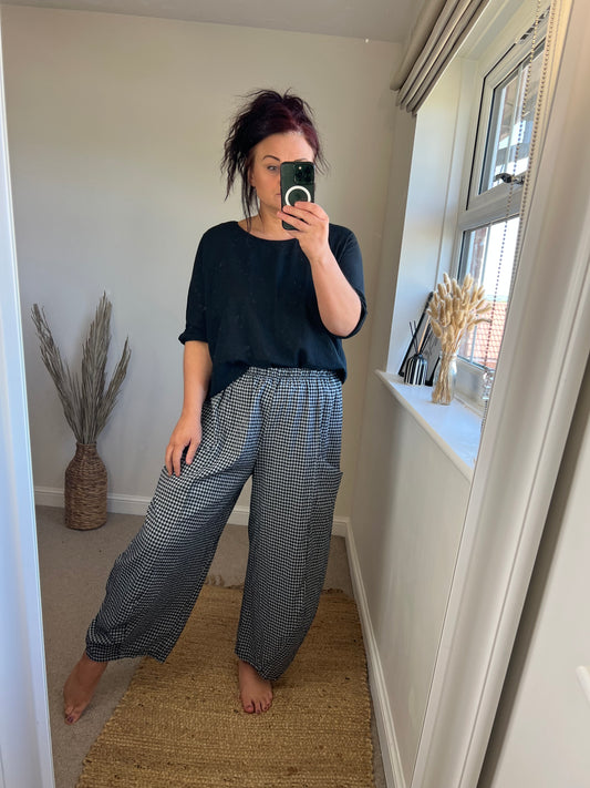 Gingham Barrel Leg Trousers - Black