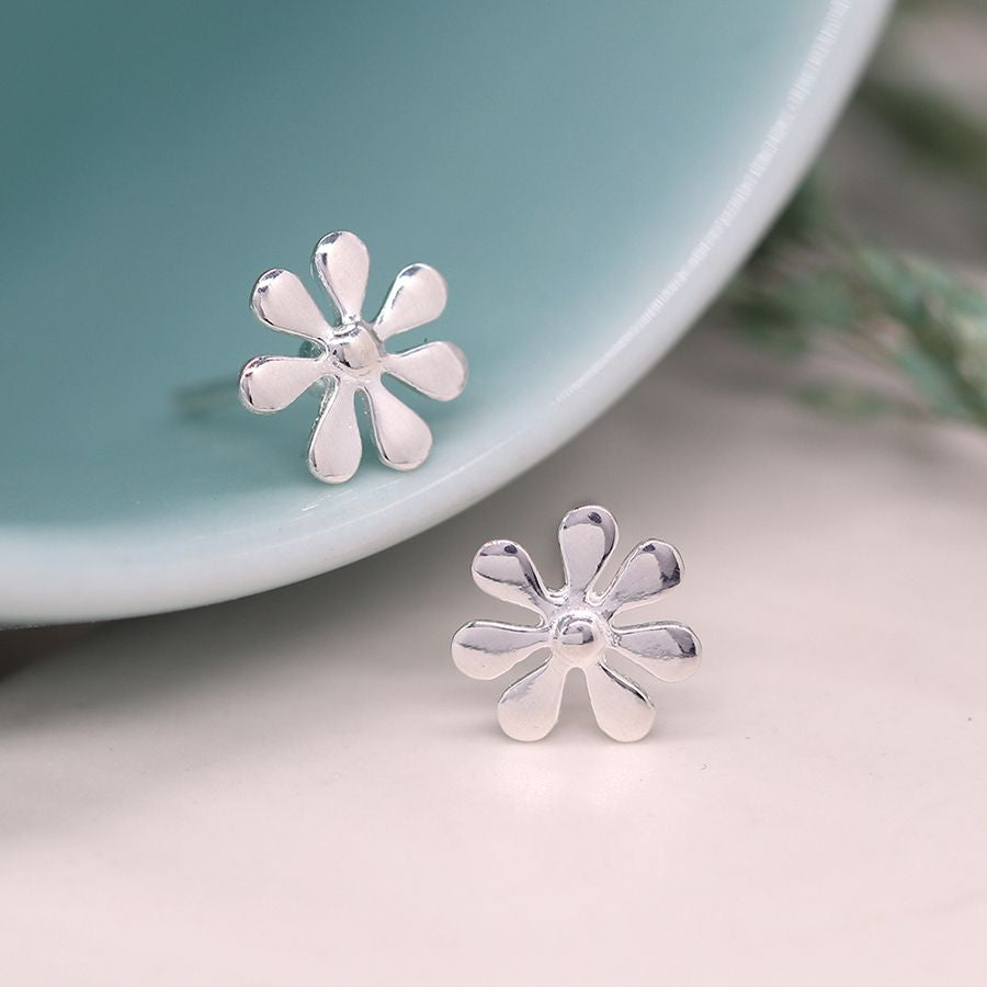 Peace Of Mind - Sterling Silver Daisy Studs